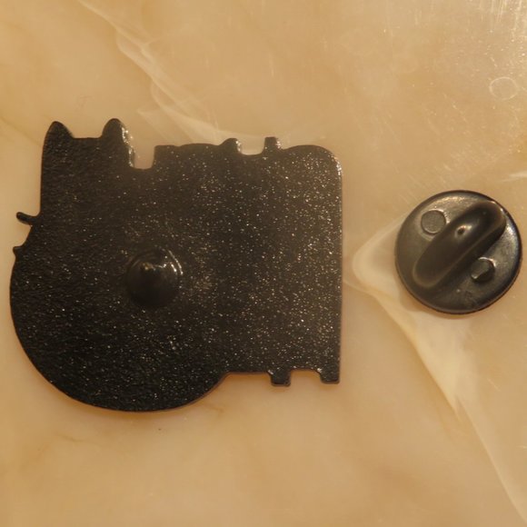 Enamel CAT and BOOKS Pin 3 x 3 cm (F35) - Picture 3 of 3